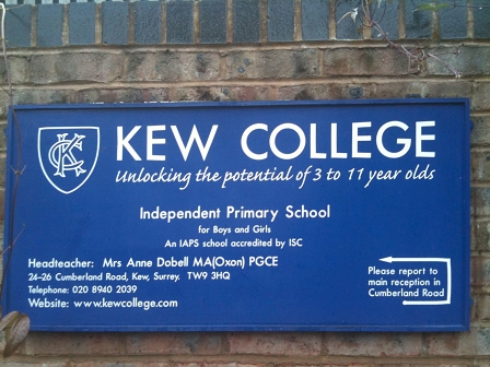 Schild: Kew College: unlocking the potential of 3 to 11 year-olds